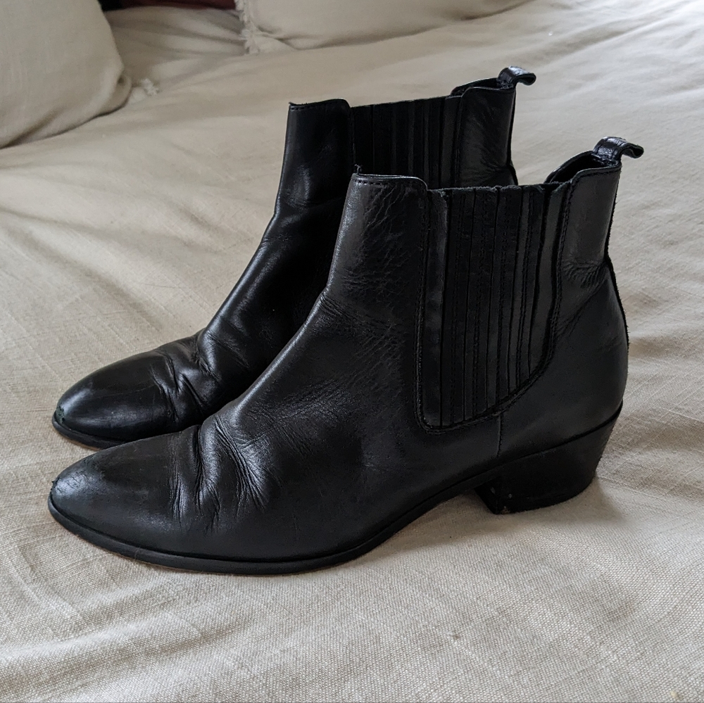 J crew leather Chelsea style boot size 8